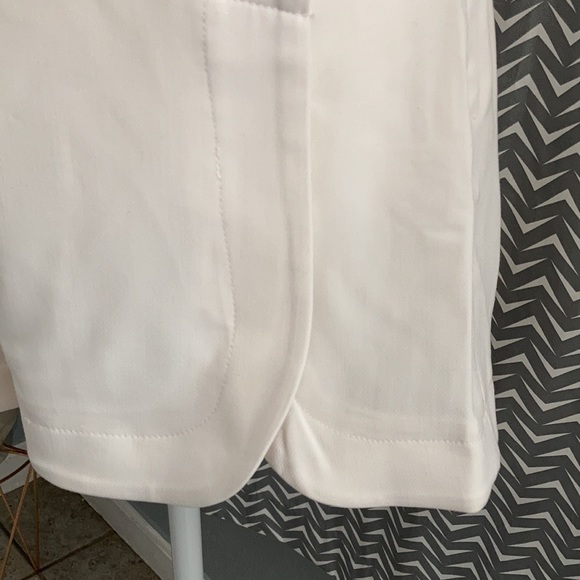 Gold and cream shorts size 8 NWT - Picture 3 of 3